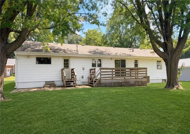 Photo 3 of Single family home for sale at 1745 Lake Trenton Dr, Trenton, MO 64683 | MLS# 2581789 | Listing updated on 2026-10-07