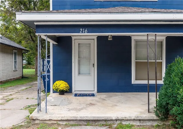 Photo 1 of Sale Pending at 216 S 14th St, Independence, KS 67301 | MLS# 2581926 | Listing updated on 2026-09-30