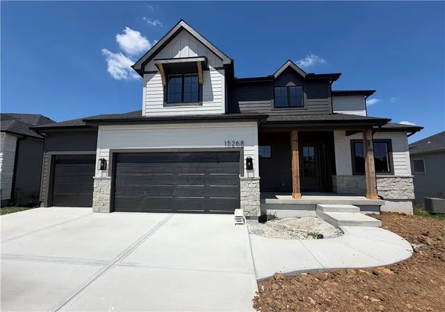 1st image of 15268 161st Ct, Olathe, KS 66062 | MLS# 2582224