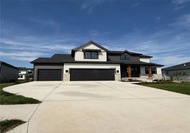 1st image of 15268 161st Ct, Olathe, KS 66062 | MLS# 2582224