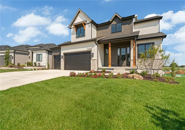Photo 2 of Single family home for sale at 15268 161st Ct, Olathe, KS 66062 | MLS# 2582224 | Listing updated on 2026-10-09