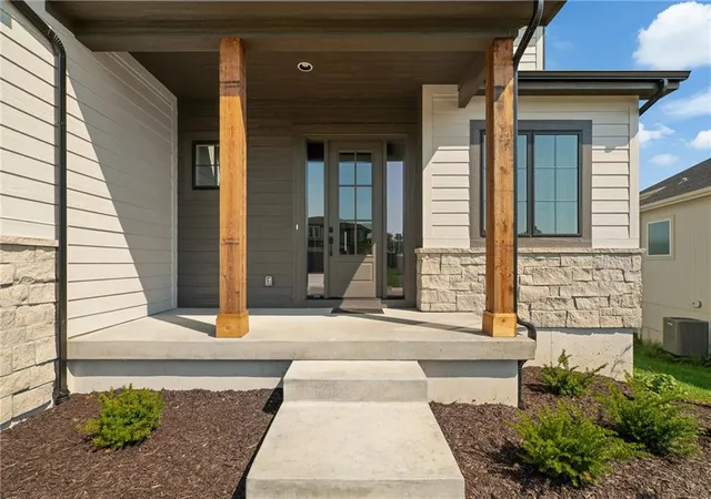 Photo 4 of Single family home for sale at 15268 161St Ct, Olathe, KS 66062 | MLS# 2582224 | Listing updated on 2026-10-09