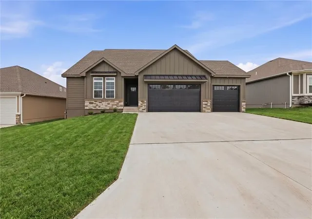 Homes for sale in Peculiar, MO | 11802 E 231st St, Peculiar, MO 64078 | MLS# 2582241