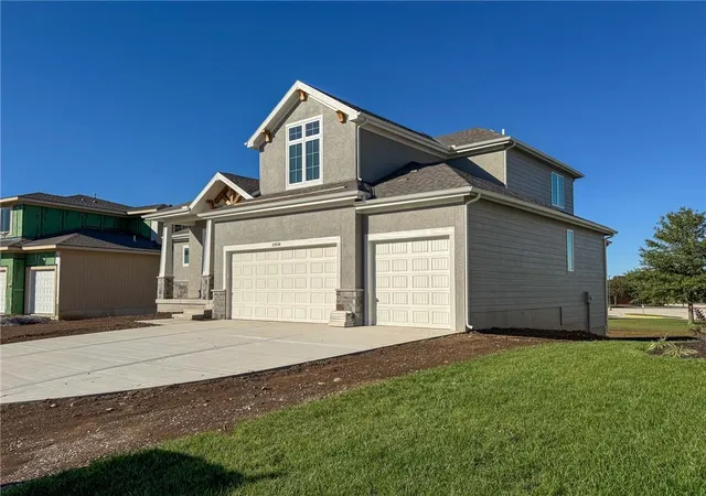 Photo 3 of Single family home for sale at 21938 W 99th Terrace, Lenexa, KS 66220 | MLS# 2582328 | Listing updated on 2026-10-22
