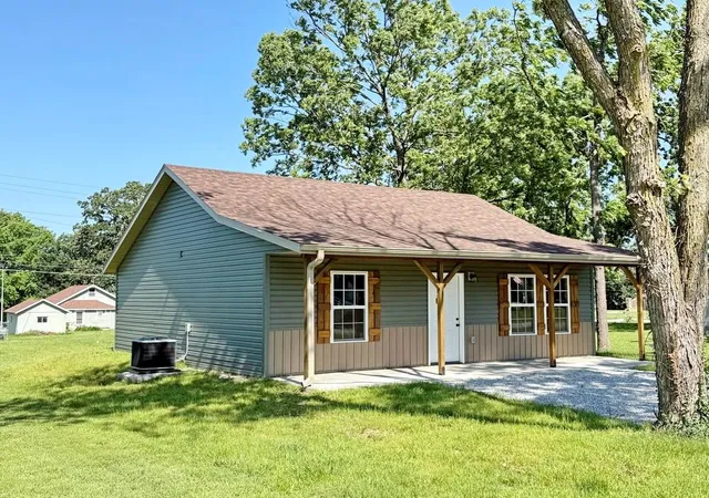 Homes for sale in El Dorado Springs, MO | 904 S Kirkpatrick St, El Dorado Springs, MO 64744 | MLS# 2582498