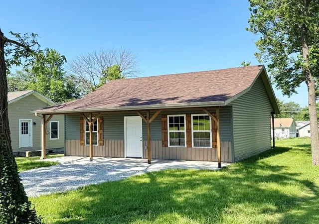 Homes for sale in El Dorado Springs, MO | 904 S Kirkpatrick St, El Dorado Springs, MO 64744 | MLS# 2582498