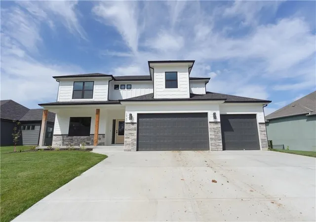 Photo 1 of Single family home for sale at 12740 Nw Larkspur Ln, Platte City, MO 64079 | MLS# 2582846 | Listing updated on 2026-09-27