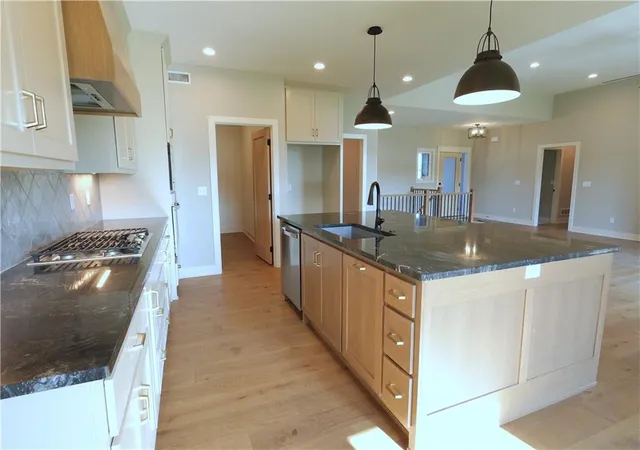 Photo 4 of Single family home for sale at 12770 NW Larkspur Ln, Platte City, MO 64079 | MLS# 2582917 | Listing updated on 2026-09-27