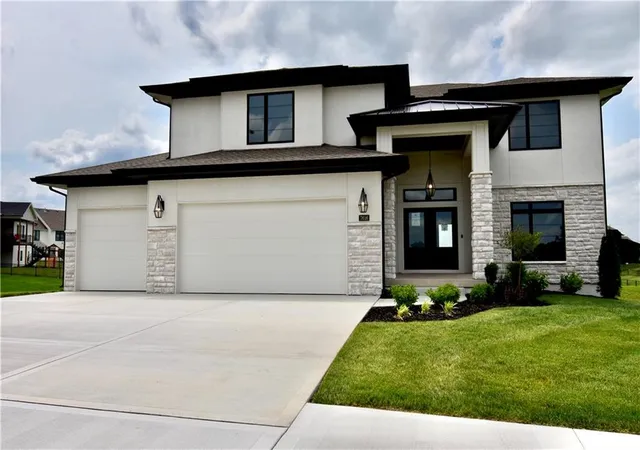 Photo 2 of Sale Pending at 7616 N Booth Ave, Kansas City, MO 64158 | MLS# 2583656 | Listing updated on 2026-07-25