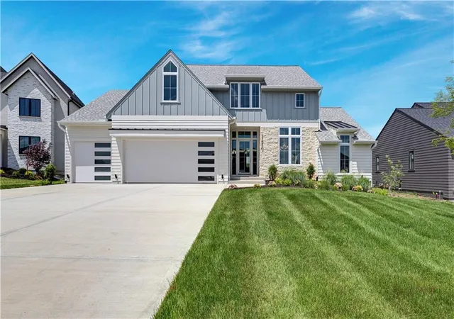 Single family home for sale at 11710 W 181st Terrace, Overland Park, KS 66013 | MLS# 2583664