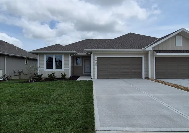 Homes for sale in Basehor, KS | 4943 146th St, Basehor, KS 66007 | MLS# 2583750