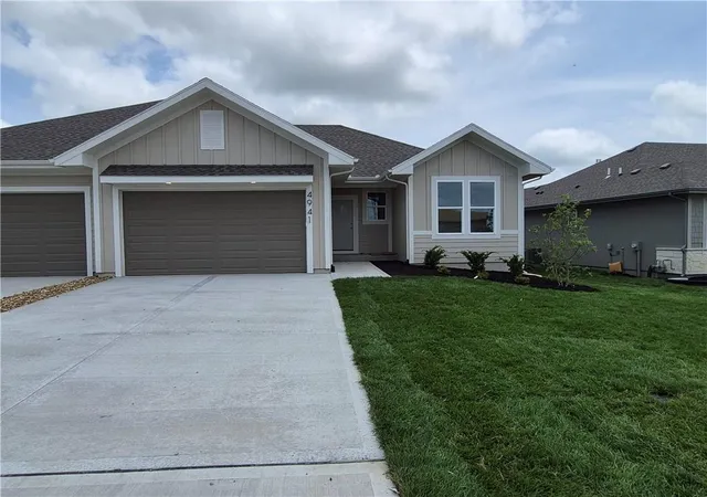 Homes for sale in Basehor, KS | 4941 146th St, Basehor, KS 66007 | MLS# 2583751