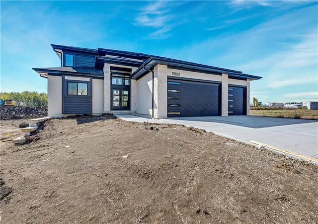 Photo 1 of Single family home for sale at 11803 W 181st Terrace, Overland Park, KS 66013 | MLS# 2583803 | Listing updated on 2026-10-28