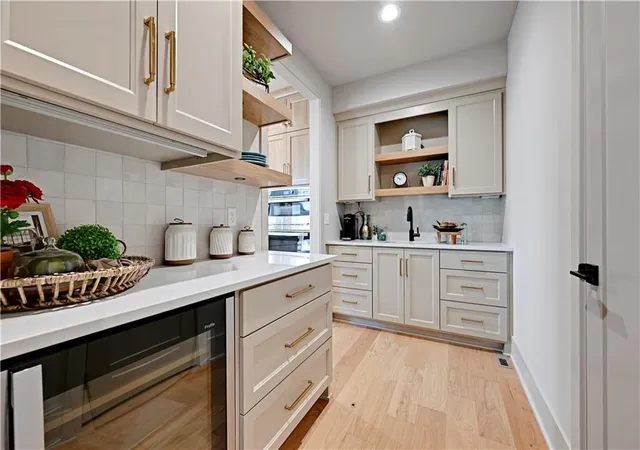 Photo 4 of Single family home for sale at 11803 W 181St Ter, Overland Park, KS 66013 | MLS# 2583803 | Listing updated on 2026-09-22
