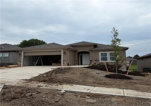 Photo 2 of Single family home for sale at 2121 Greenfield Point, Kearney, MO 64060 | MLS# 2583867 | Listing updated on 2026-09-05