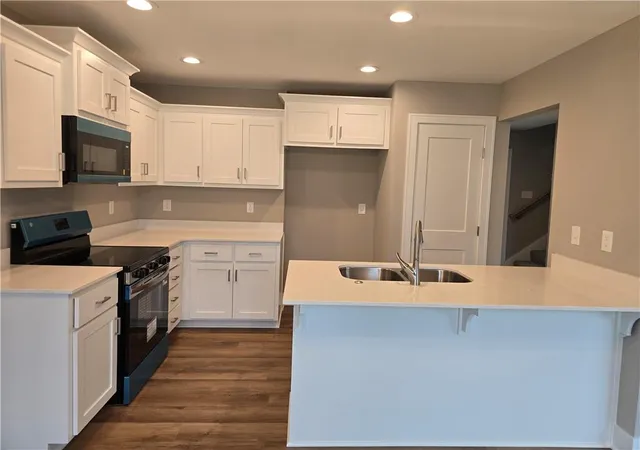 2nd image of 510 W Lawrence St, Spring Hill, KS 66083 | MLS# 2583953