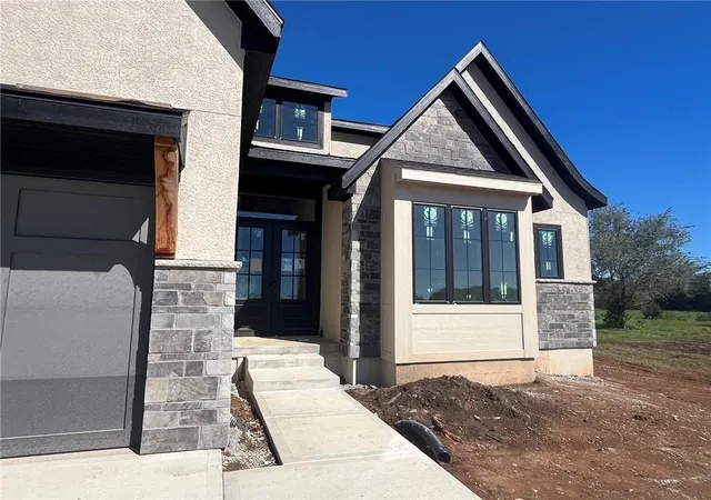 Photo 2 of Single family home for sale at 11712 W 181st Street, Overland Park, KS 66013 | MLS# 2584310 | Listing updated on 2026-10-22
