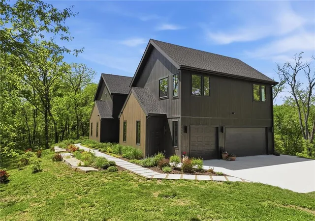 Homes for sale in Kansas City, KS | 5540 N 107th St, Kansas City, KS 66109 | MLS# 2584341