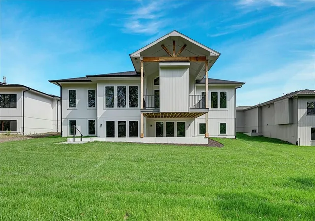 Photo 4 of Single family home for sale at 15269 W 162nd Street, Olathe, KS 66062 | MLS# 2584370 | Listing updated on 2026-10-22
