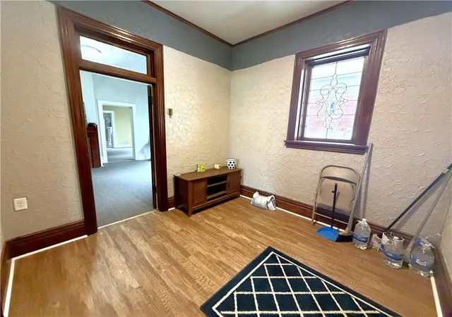Photo 5 of Single family home for sale at 220 E Benton St, Carrollton, MO 64633 | MLS# 2584442 | Listing updated on 2026-08-28