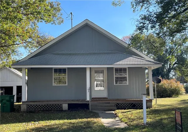 Homes for sale in Butler, MO | 103 E Pleasant St, Butler, MO 64730 | MLS# 2584575