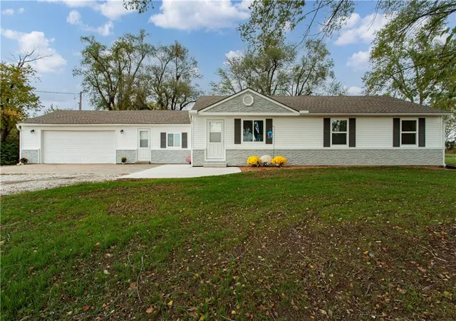 Photo 1 of Sale Pending at 730 E Cambridge Rd, Belton, MO 64012 | MLS# 2584886 | Listing updated on 2026-09-20