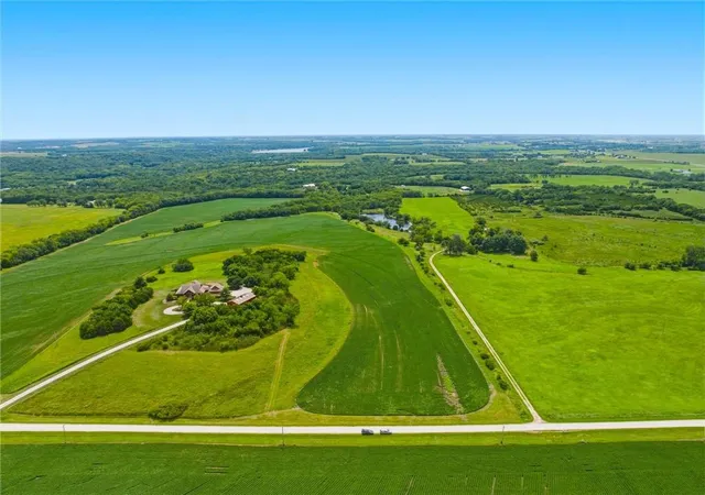 2nd image of 627 N 900 Rd, Lawrence, KS 66047 | MLS# 2585187
