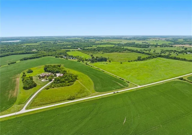 4th image of 627 N 900 Rd, Lawrence, KS 66047 | MLS# 2585187