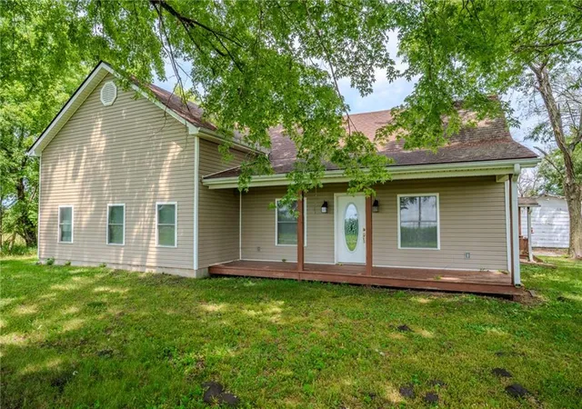 Photo 3 of Single family home for sale at 18680 State Route Uu Hwy, Jameson, MO 64647 | MLS# 2585410 | Listing updated on 2026-08-29
