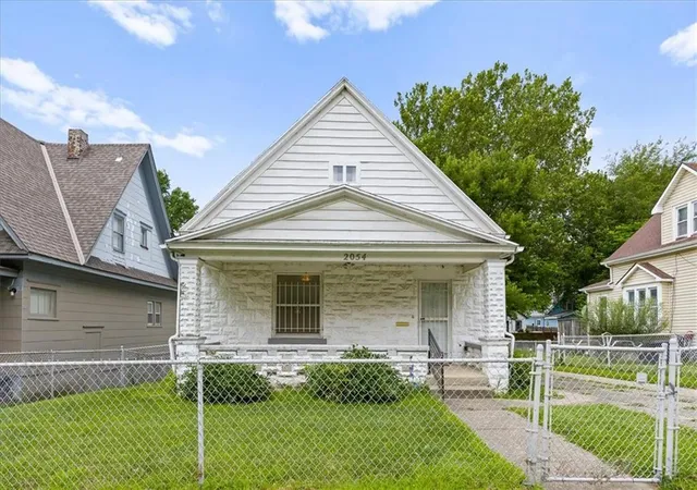 Homes for sale in Kansas City, KS | 2054 N Tremont St, Kansas City, KS 66101 | MLS# 2585447