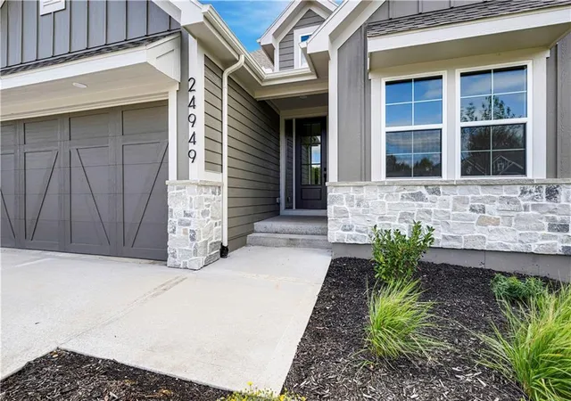 Photo 2 of House for sale at 24949 W 98th Place, Lenexa, KS 66227 | MLS# 2586591 | Listing updated on 2026-09-23