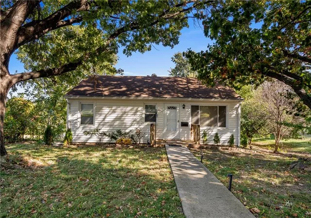 1st image of 3109 S 8th Ter, Kansas City, KS 66103 | MLS# 2586592