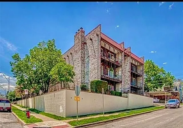 Photo 1 of Condo for sale at 111 E 50th Street #B, Kansas City, MO 64112 | MLS# 2586715 | Listing updated on 2026-10-01
