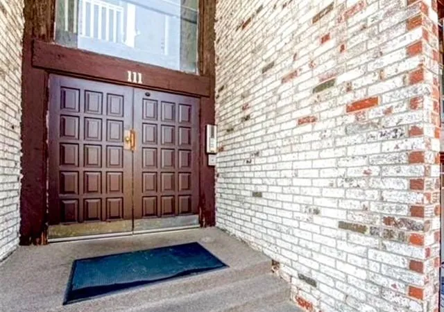 Photo 3 of Condo for sale at 111 E 50th Street #B, Kansas City, MO 64112 | MLS# 2586715 | Listing updated on 2026-10-01