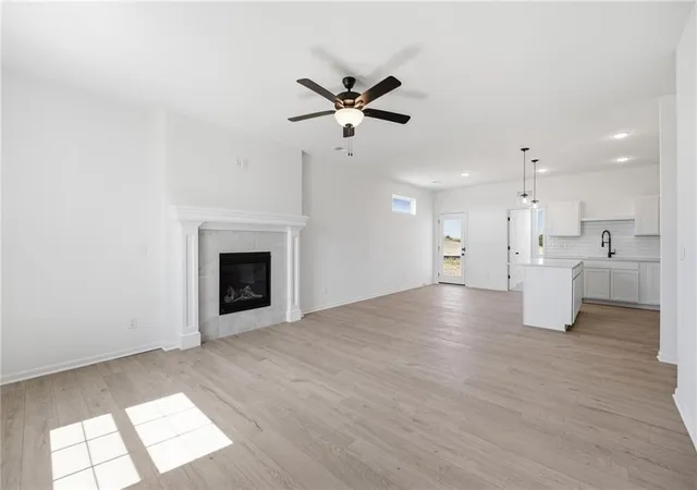 Photo 2 of Single family home for sale at 3024 Nw 96th Terrace, Kansas City, MO 64154 | MLS# 2586928 | Listing updated on 2026-09-28