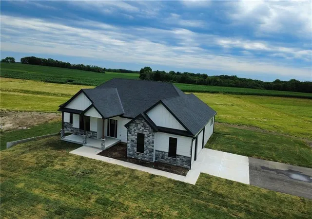1st image of 92 Hwy, Smithville, MO 64089 | MLS# 2587092