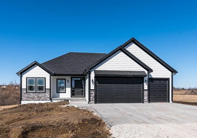 1st image of Lot 4 168th Ct, Basehor, KS 66007 | MLS# 2587256