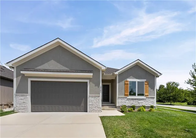 Photo 1 of Single family home for sale at 10101 N Oakland Ave, Kansas City, MO 64157 | MLS# 2587448 | Listing updated on 2026-09-05