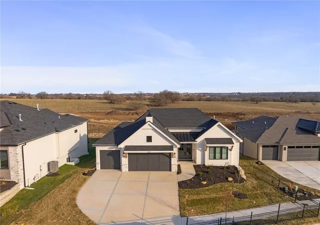 Photo 2 of Single family home for sale at 11239 S Sunray Dr, Olathe, KS 66061 | MLS# 2587472 | Listing updated on 2026-06-18