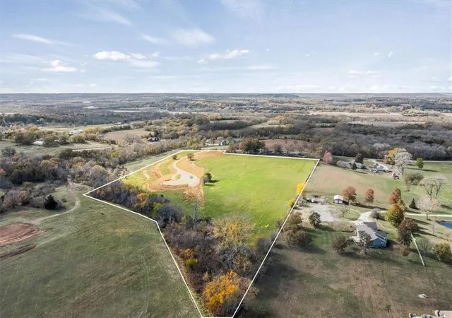 2nd image of 20 Acres M/l E 1700 Rd, Lawrence, KS 66046 | MLS# 2587955
