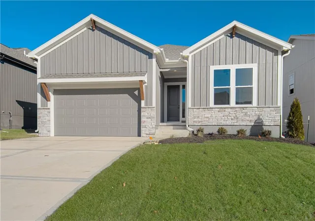 Photo 1 of Sale Pending at 1508 Sw Arborpark Ter, Lees Summit, MO 64082 | MLS# 2588023 | Listing updated on 2026-09-19
