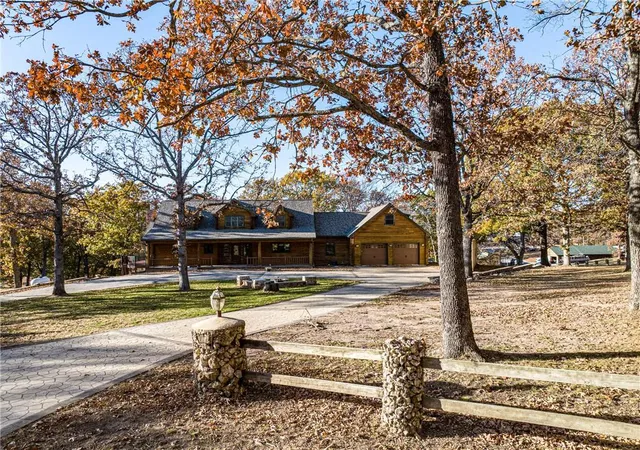 Photo 3 of Single family home for sale at 30611 Stonehaven Dr, Warsaw, MO 65355 | MLS# 2588075 | Listing updated on 2026-10-01