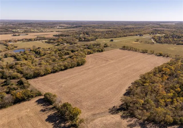 Homes for sale in Lawrence, KS | 3955 Acres N 1100 Rd, Lawrence, KS 66046 | MLS# 2588185