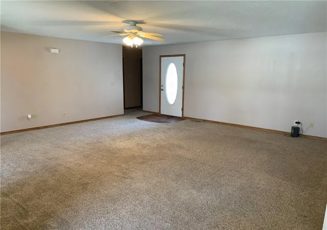 Homes for sale in Frontenac, KS | 1019 S Hugh St, Frontenac, KS 66763 | MLS# 2588263