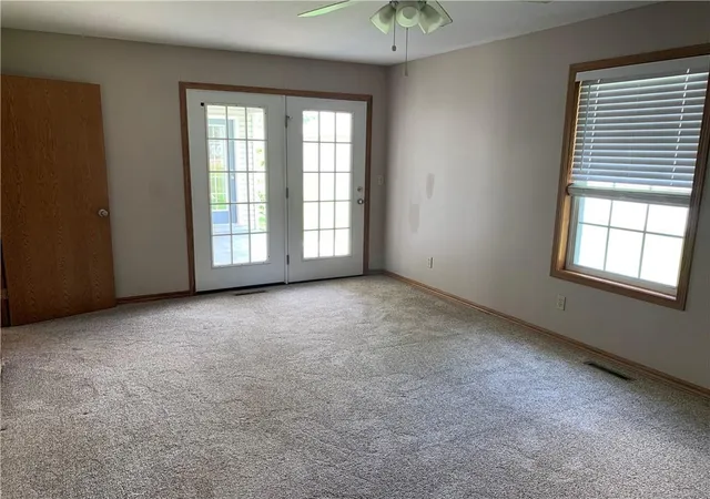 Homes for sale in Frontenac, KS | 1019 S Hugh St, Frontenac, KS 66763 | MLS# 2588263