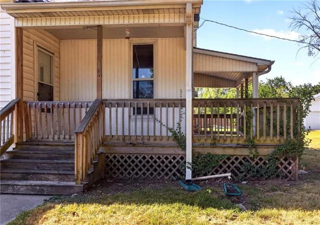3rd image of 939 N Lynn St, Nevada, MO 64772 | MLS# 2588271