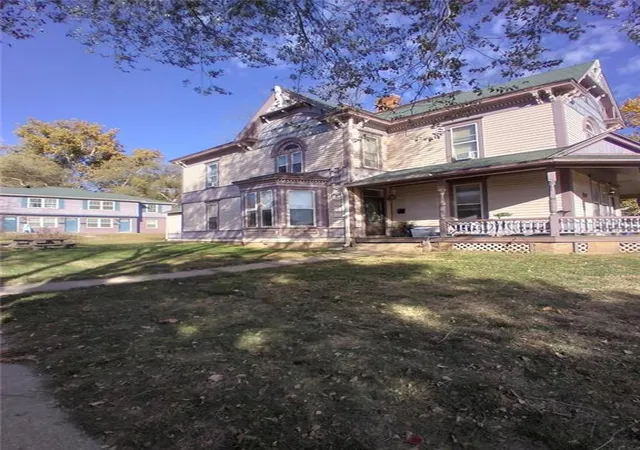 9th image of 416 E Franklin St, Liberty, MO 64068 | MLS# 2588420