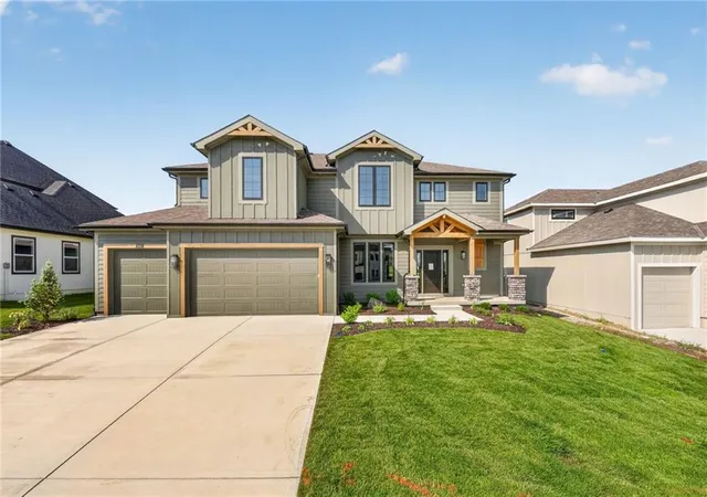 Photo 3 of Single family home for sale at 8007 NE 77th Street, Kansas City, MO 64158 | MLS# 2588894 | Listing updated on 2026-07-13