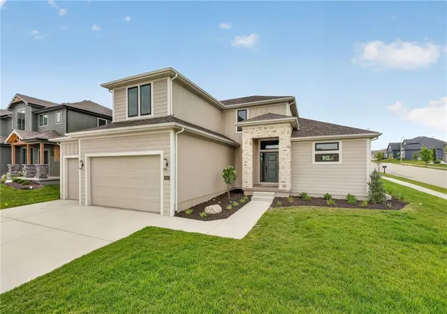 Photo 1 of Single family home for sale at 8003 Ne 77th Street, Kansas City, MO 64158 | MLS# 2588899 | Listing updated on 2026-08-20