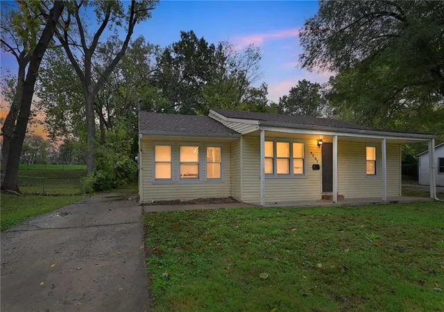 Homes for sale in Kansas City, MO | 4501 N Olive St, Kansas City, MO 64116 | MLS# 2588949